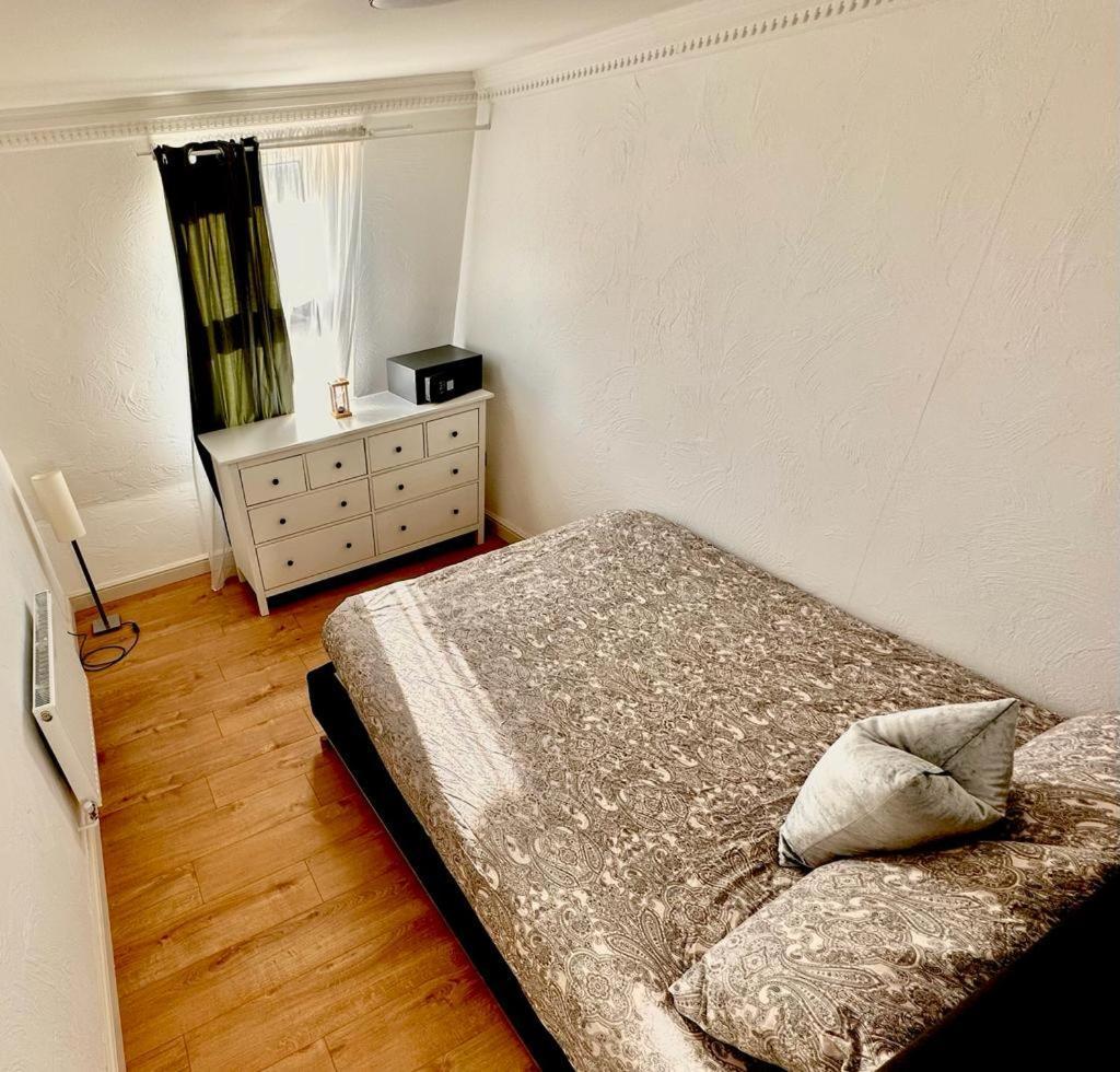 Flat 3 Stay In Aldgate Apartments Londra Esterno foto